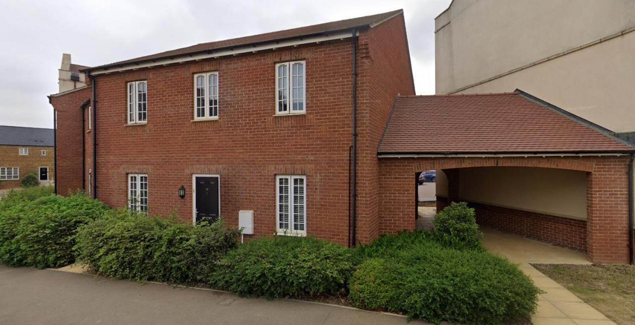 Home Away From Home: Cozy Two Bedroom Apartment Banbury Eksteriør bilde