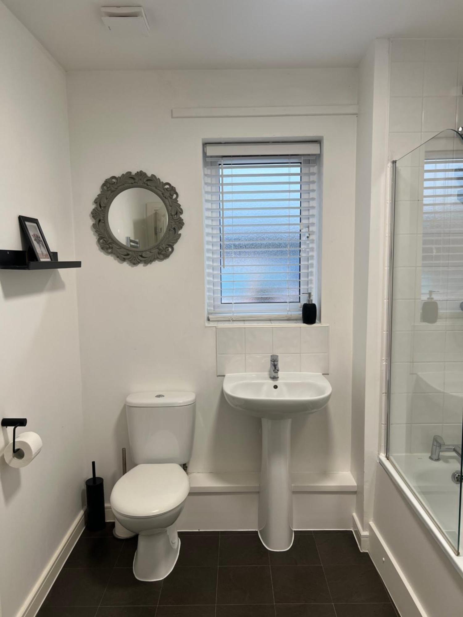Home Away From Home: Cozy Two Bedroom Apartment Banbury Eksteriør bilde